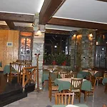Hani Zisi 2*