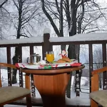 Hotel Hani Zisi 2*