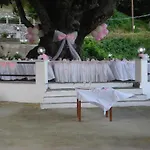 Hani Zisi Hotel