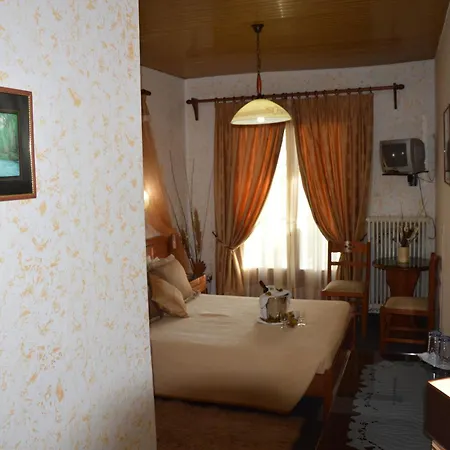 Hani Zisi Hotel