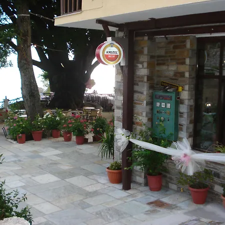 Отель Hani Zisi 2*