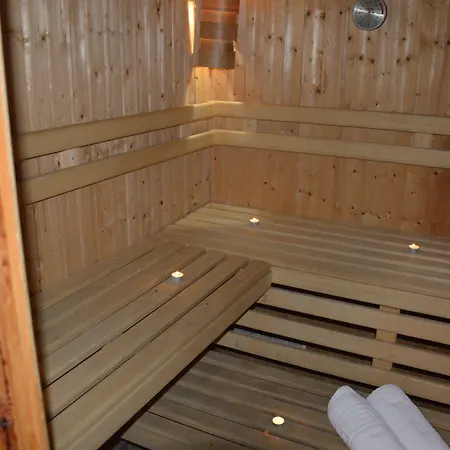 Hani Zisi Отель