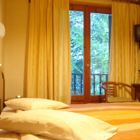 Hani Zisi Hotel 2*