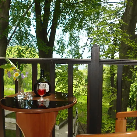 Hani Zisi 2* 카니아