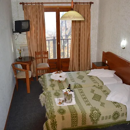 Hani Zisi 2* Chania (Thessaly)